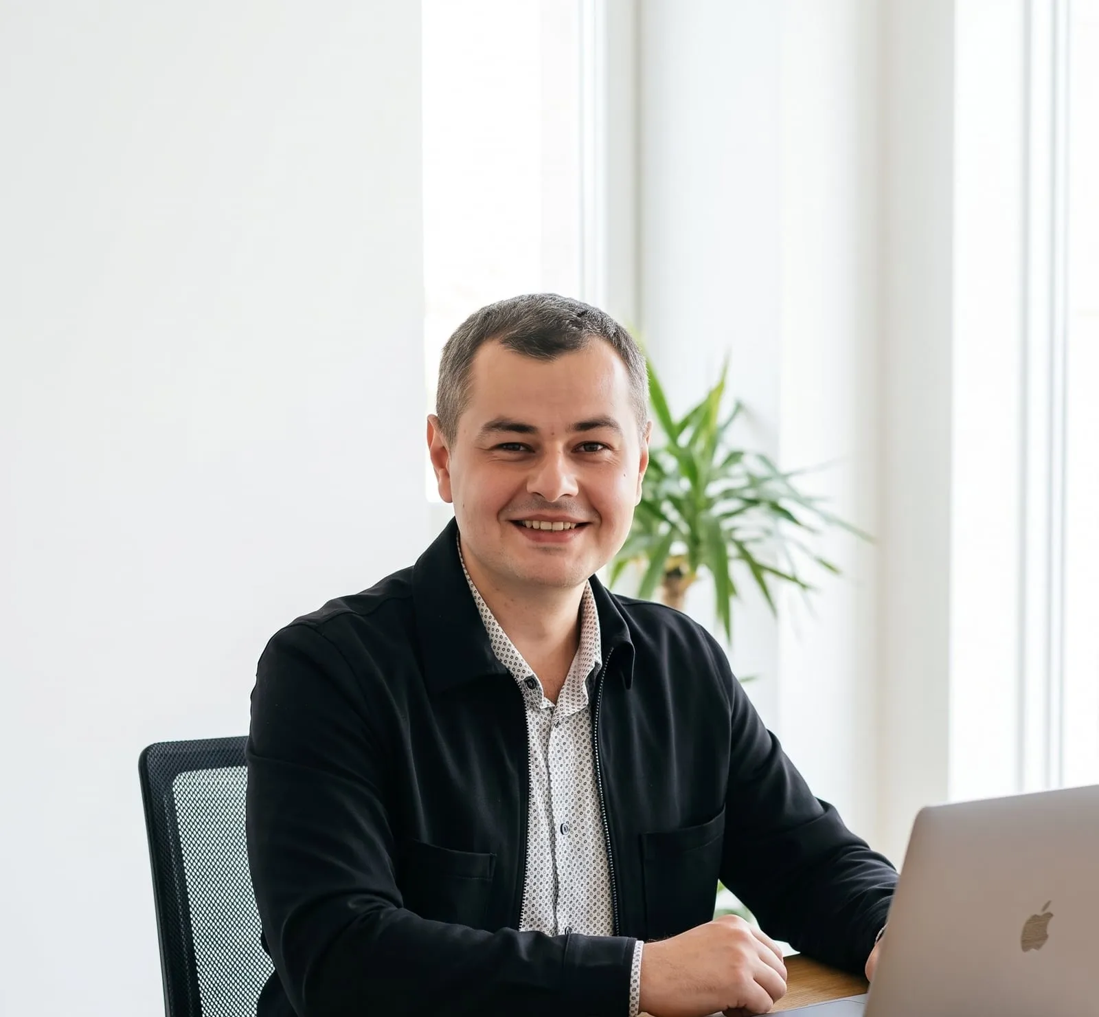 Levan Jojua in the office