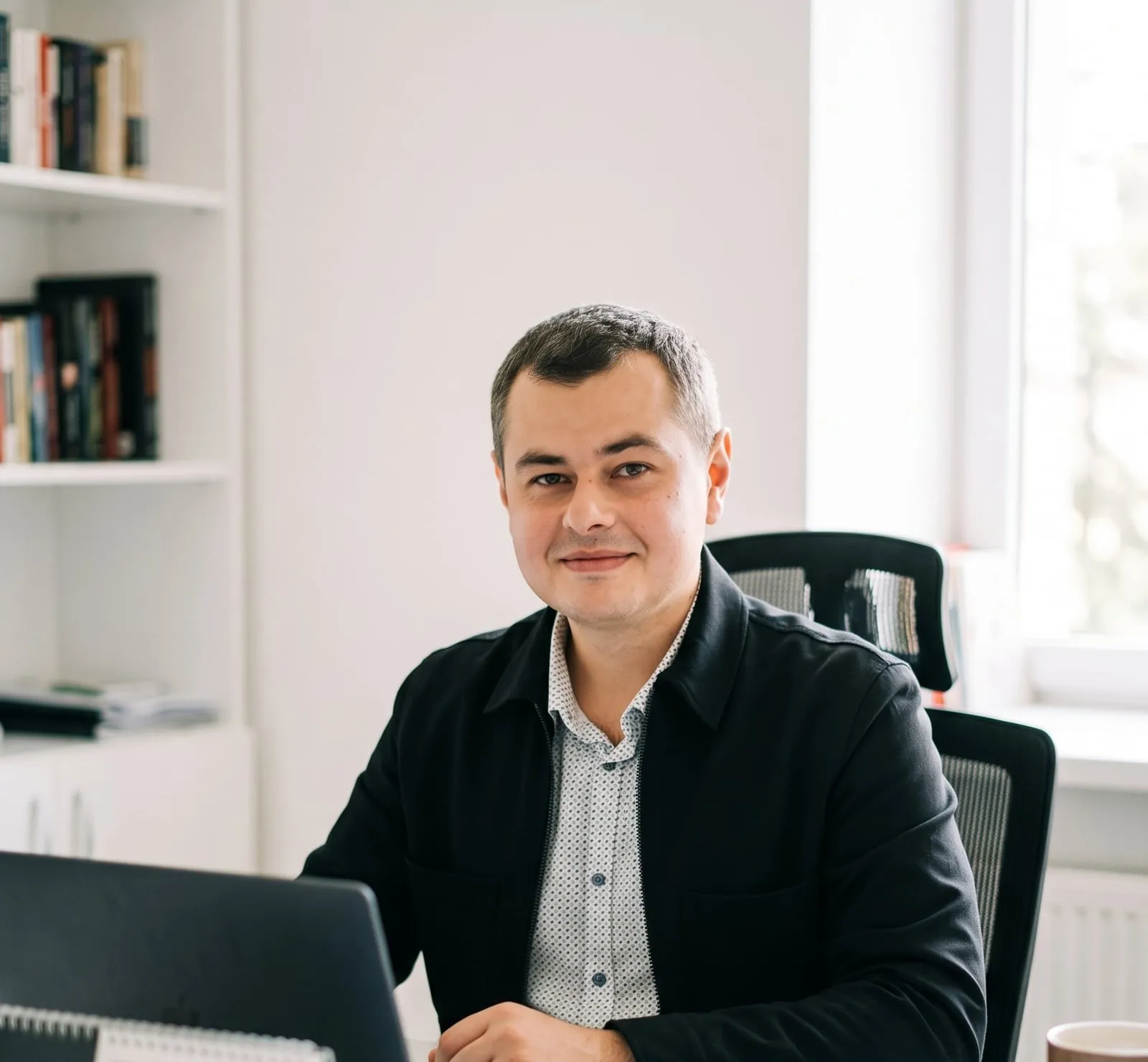 Levan Jojua in the office